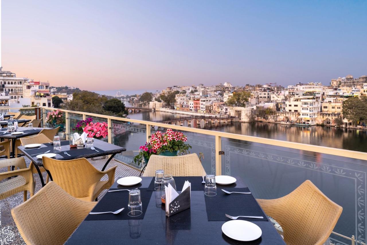 Sarovar - Lake Facing Boutique Hotel On Lake Pichola Ουνταϊπούρ Εξωτερικό φωτογραφία