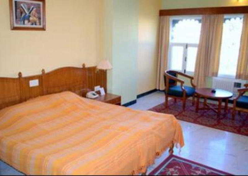 Sarovar - Lake Facing Boutique Hotel On Lake Pichola Ουνταϊπούρ Εξωτερικό φωτογραφία