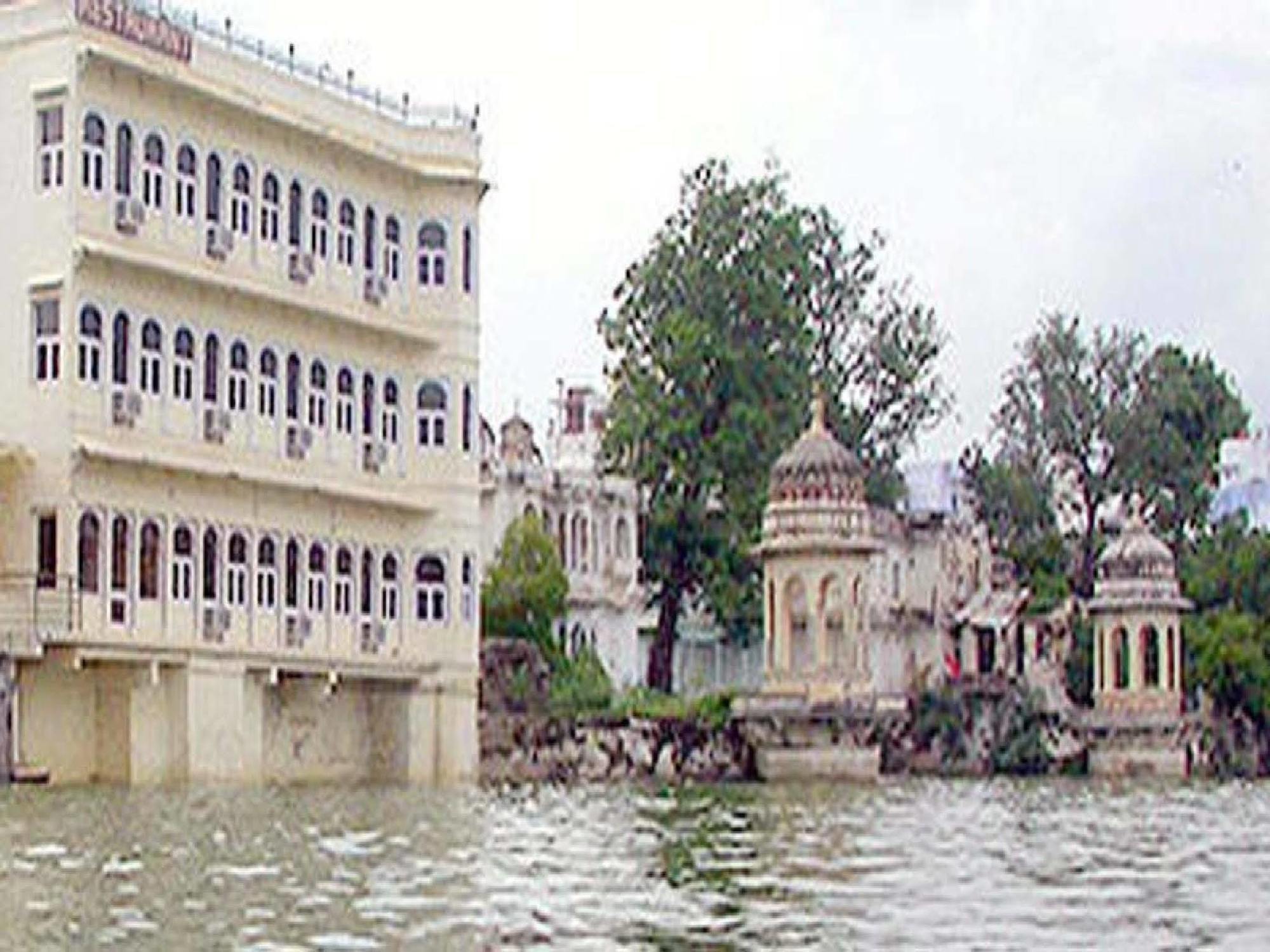 Sarovar - Lake Facing Boutique Hotel On Lake Pichola Ουνταϊπούρ Εξωτερικό φωτογραφία