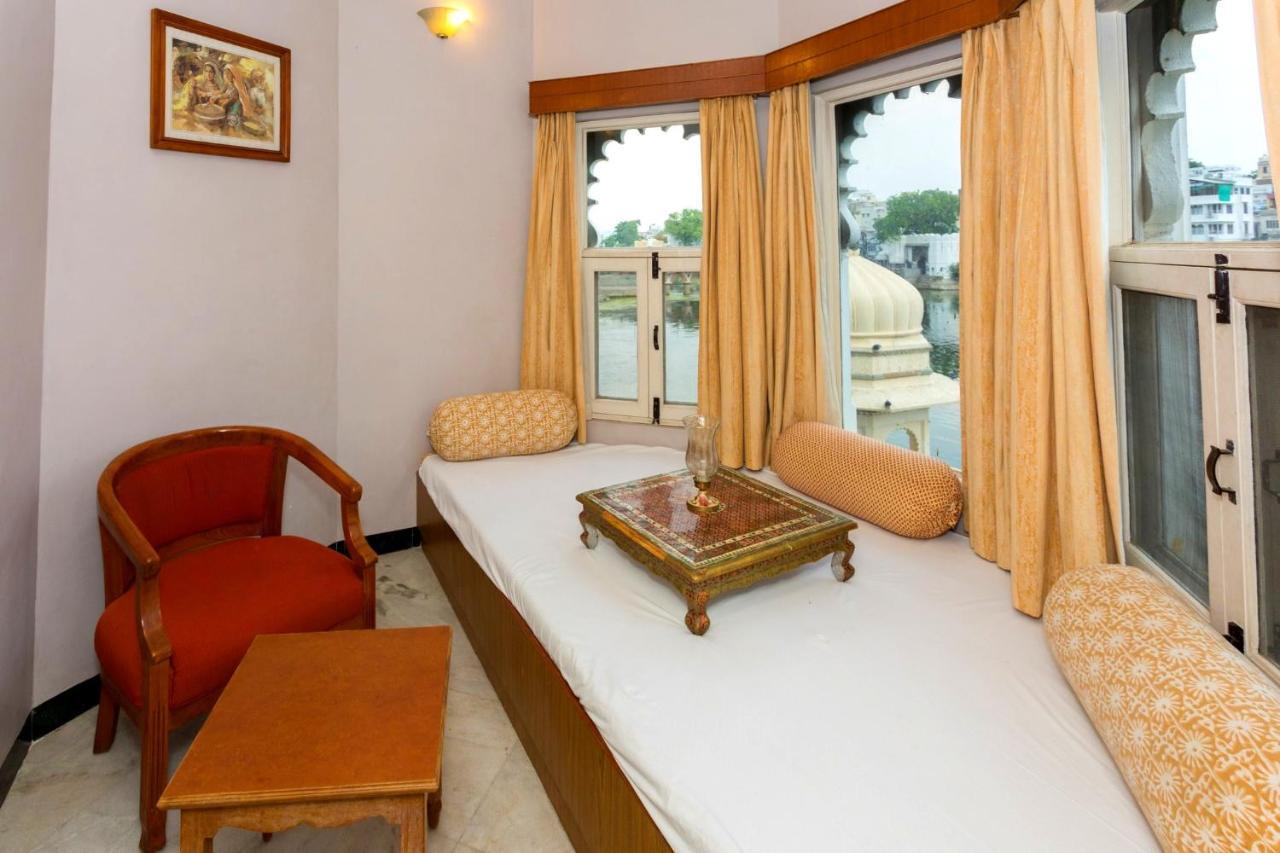 Sarovar - Lake Facing Boutique Hotel On Lake Pichola Ουνταϊπούρ Εξωτερικό φωτογραφία