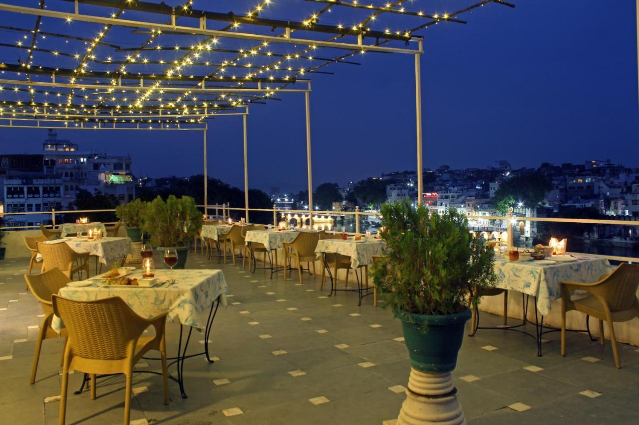Sarovar - Lake Facing Boutique Hotel On Lake Pichola Ουνταϊπούρ Εξωτερικό φωτογραφία