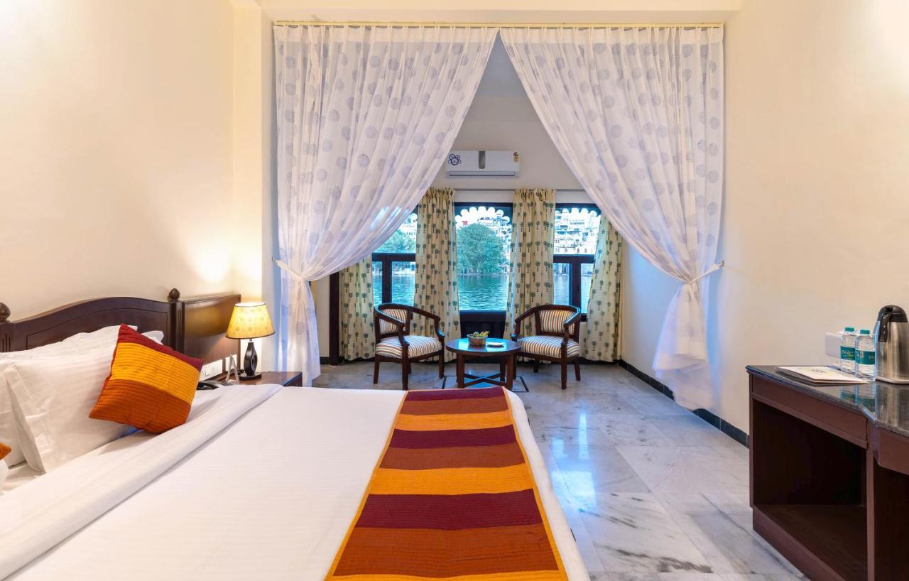 Sarovar - Lake Facing Boutique Hotel On Lake Pichola Ουνταϊπούρ Εξωτερικό φωτογραφία
