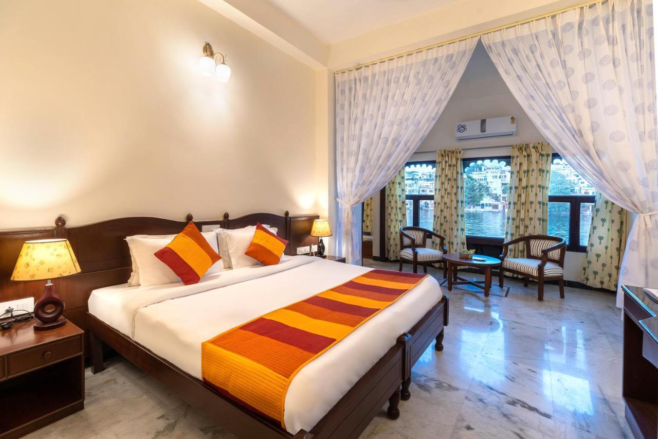 Sarovar - Lake Facing Boutique Hotel On Lake Pichola Ουνταϊπούρ Εξωτερικό φωτογραφία