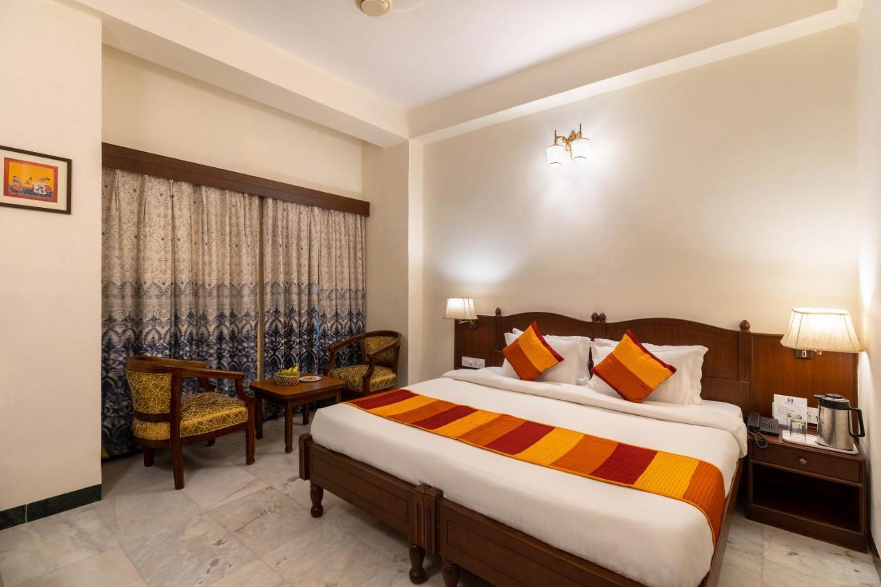 Sarovar - Lake Facing Boutique Hotel On Lake Pichola Ουνταϊπούρ Εξωτερικό φωτογραφία