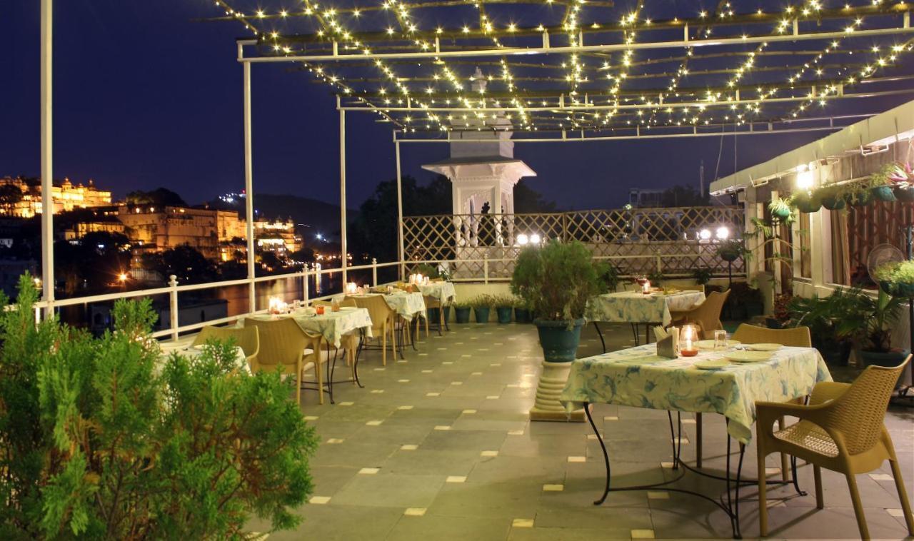 Sarovar - Lake Facing Boutique Hotel On Lake Pichola Ουνταϊπούρ Εξωτερικό φωτογραφία