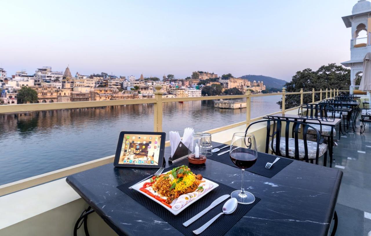 Sarovar - Lake Facing Boutique Hotel On Lake Pichola Ουνταϊπούρ Εξωτερικό φωτογραφία