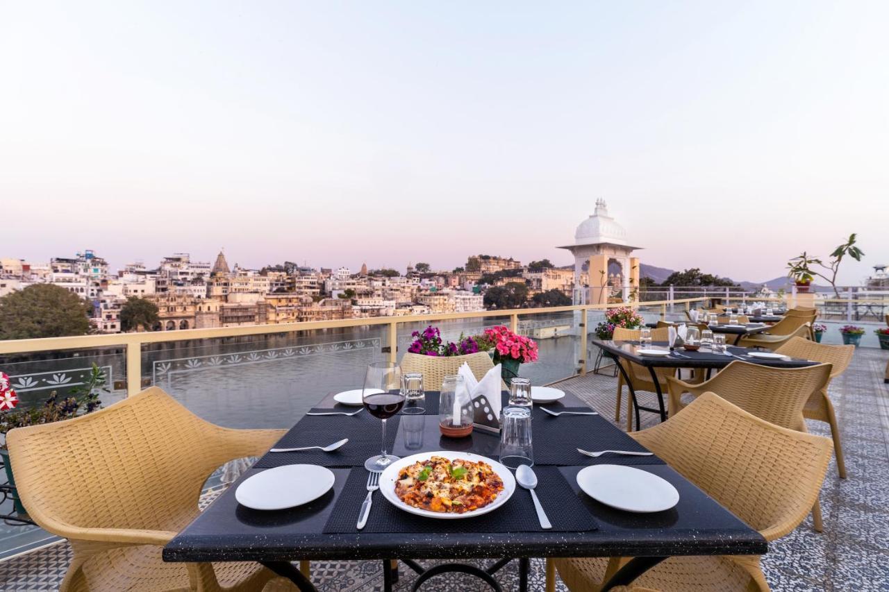 Sarovar - Lake Facing Boutique Hotel On Lake Pichola Ουνταϊπούρ Εξωτερικό φωτογραφία