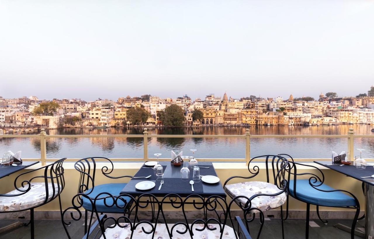 Sarovar - Lake Facing Boutique Hotel On Lake Pichola Ουνταϊπούρ Εξωτερικό φωτογραφία